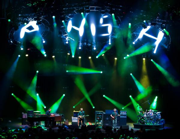 Name:  dpv_4474_phish_06-22-10_mansfield_vann.jpg
Views: 629
Size:  41.8 KB